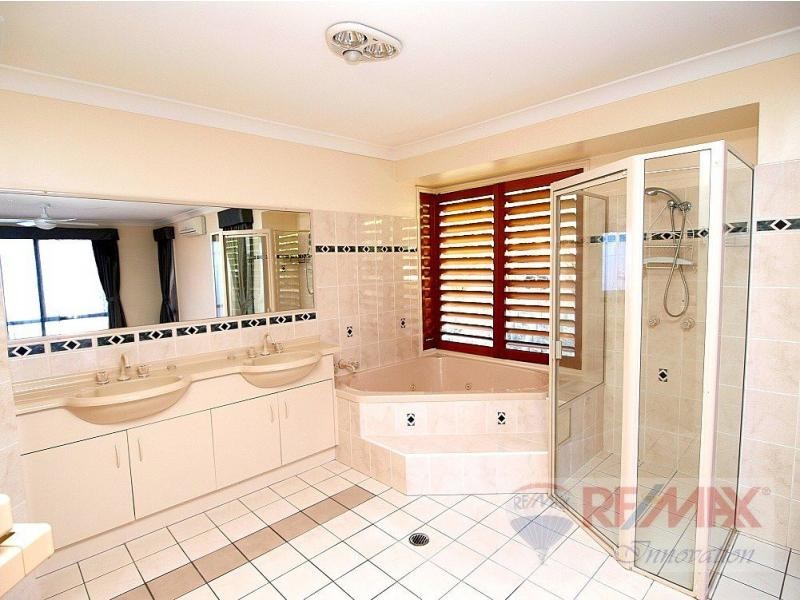 Sinnamon Park QLD 4073