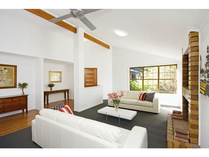 6 Moncrieff Court, Mount Ommaney QLD 4074