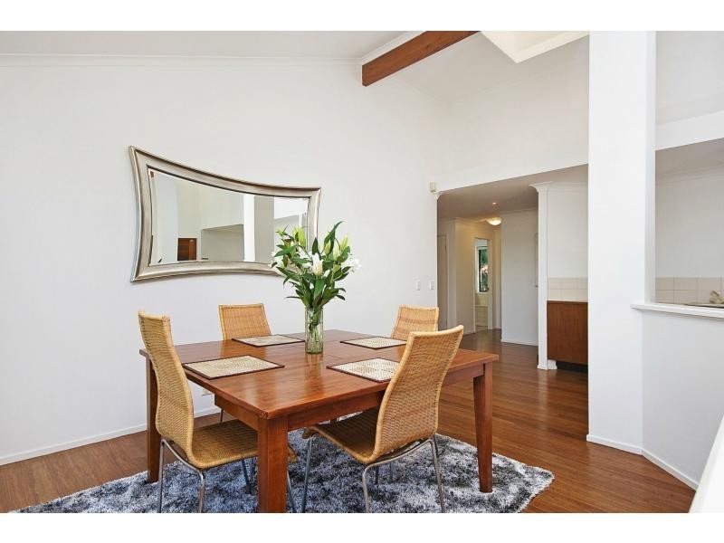 6 Moncrieff Court, Mount Ommaney QLD 4074