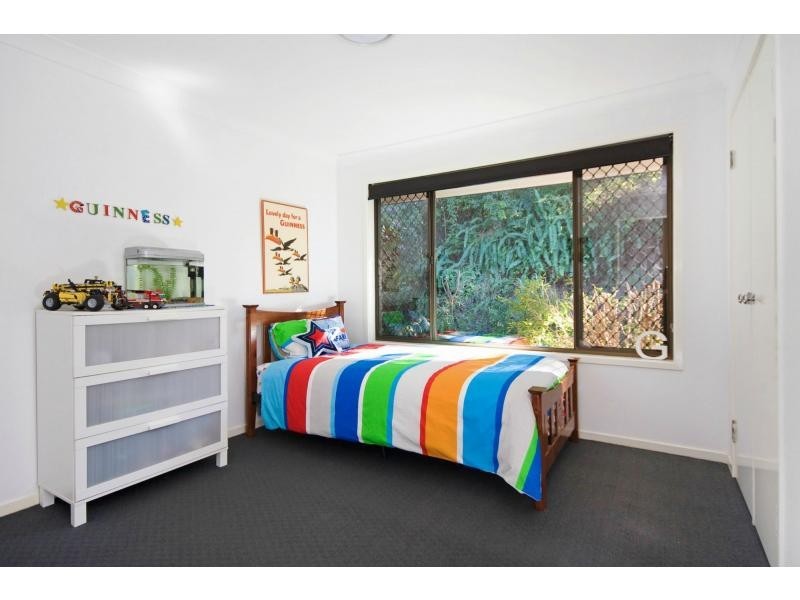 6 Moncrieff Court, Mount Ommaney QLD 4074