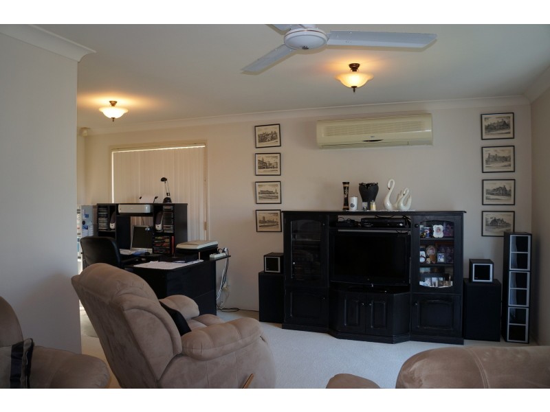 28 Brumby Cct, Sumner QLD 4074