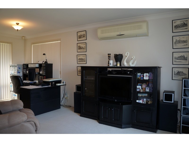 28 Brumby Cct, Sumner QLD 4074