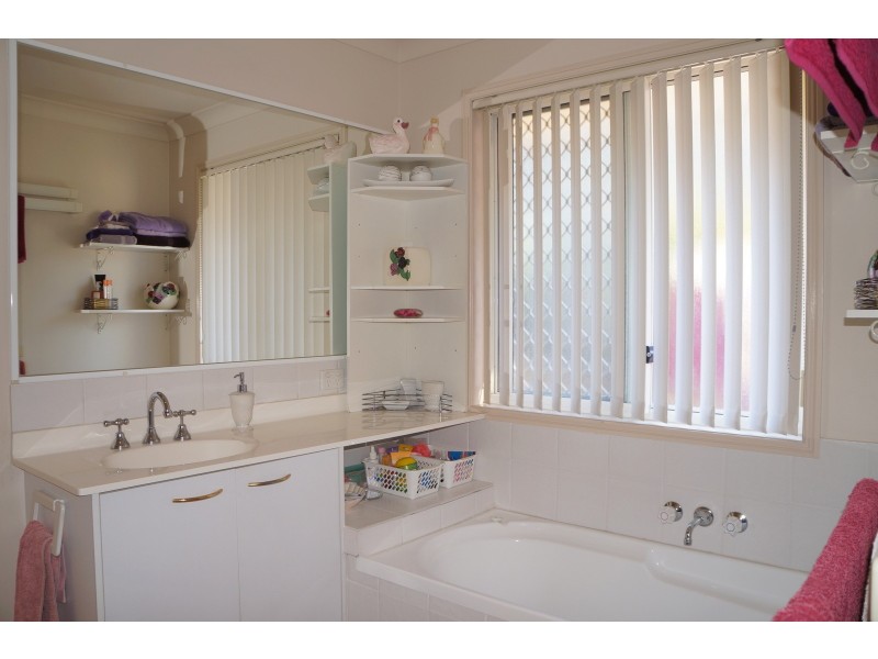 28 Brumby Cct, Sumner QLD 4074