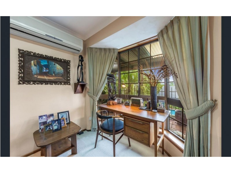 30 Barcoorah St, Westlake QLD 4074