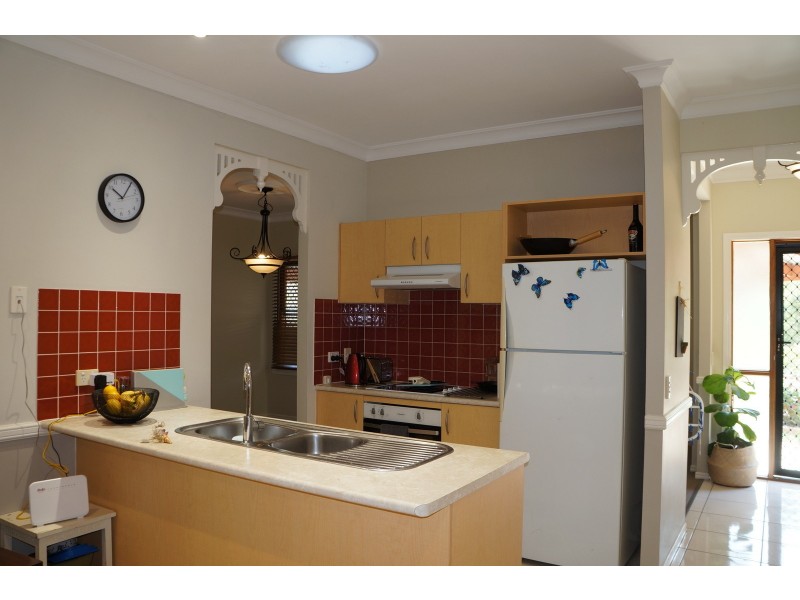 1 Litchfield Cl, Forest Lake QLD 4078