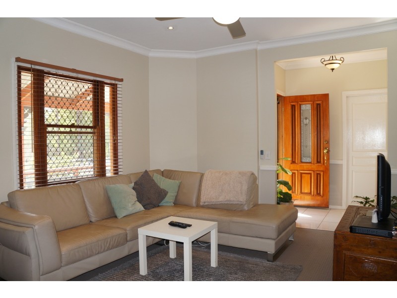 1 Litchfield Cl, Forest Lake QLD 4078