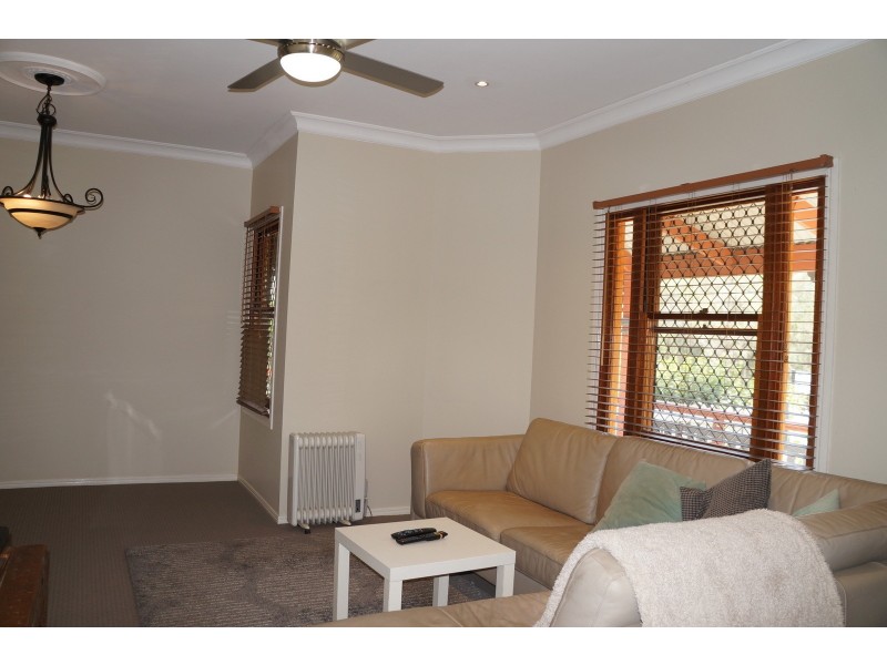 1 Litchfield Cl, Forest Lake QLD 4078