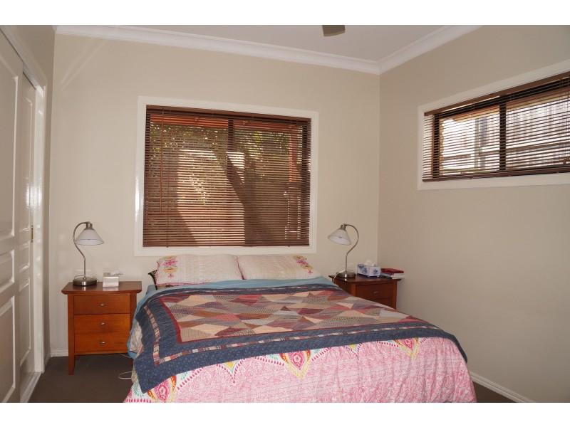 1 Litchfield Cl, Forest Lake QLD 4078