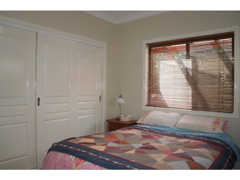 1 Litchfield Cl, Forest Lake QLD 4078