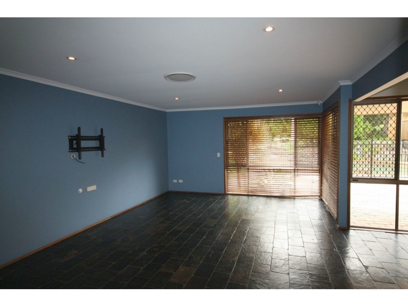 103 Arrabri Ave, Mount Ommaney QLD 4074