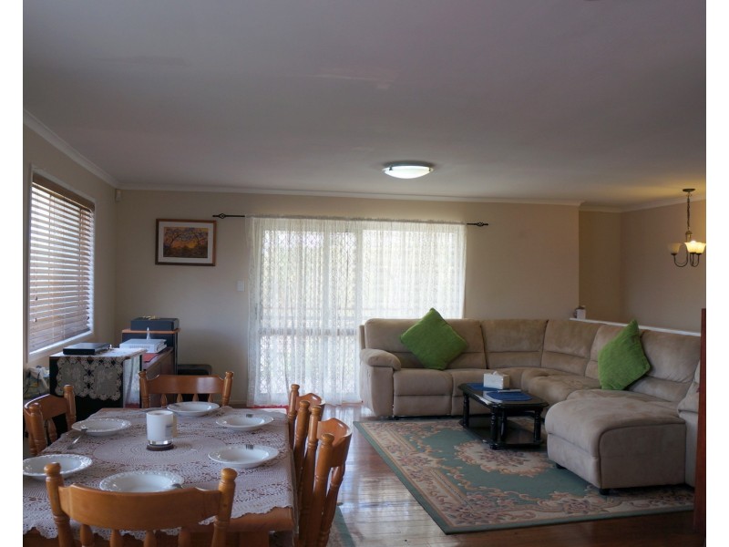 11 Arosa St, Jamboree Heights QLD 4074