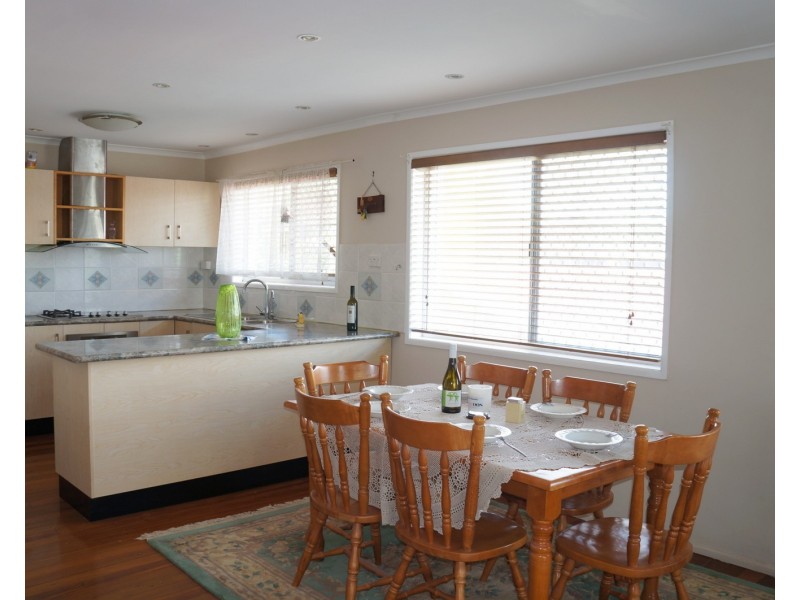 11 Arosa St, Jamboree Heights QLD 4074
