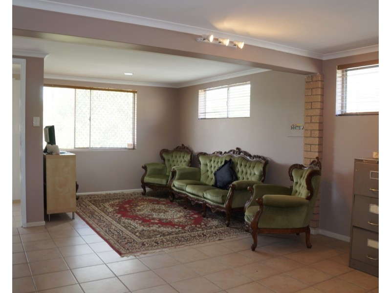 11 Arosa St, Jamboree Heights QLD 4074
