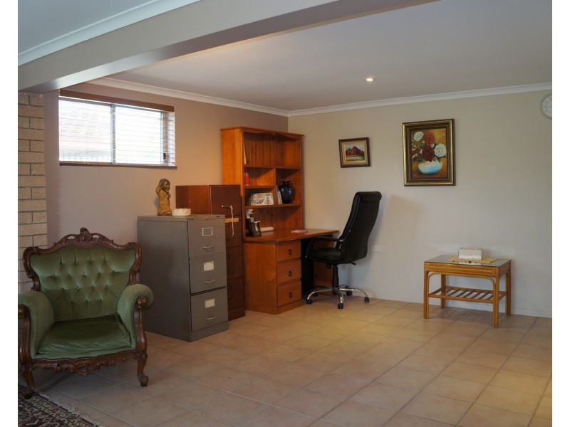 11 Arosa St, Jamboree Heights QLD 4074
