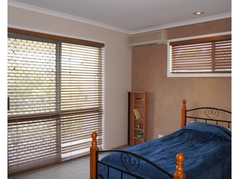 11 Arosa St, Jamboree Heights QLD 4074