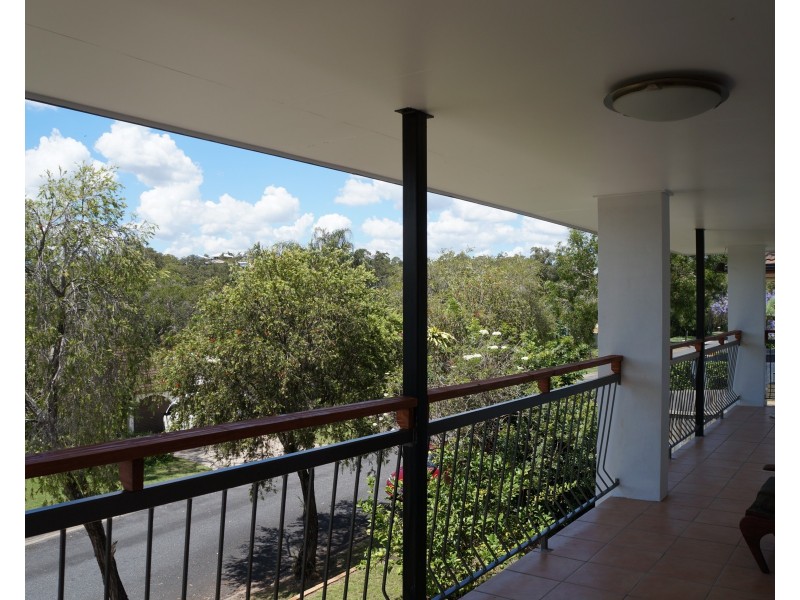11 Arosa St, Jamboree Heights QLD 4074