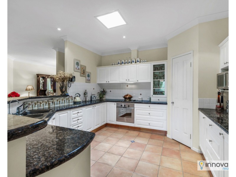 7 Girraween Cl, Riverhills QLD 4074