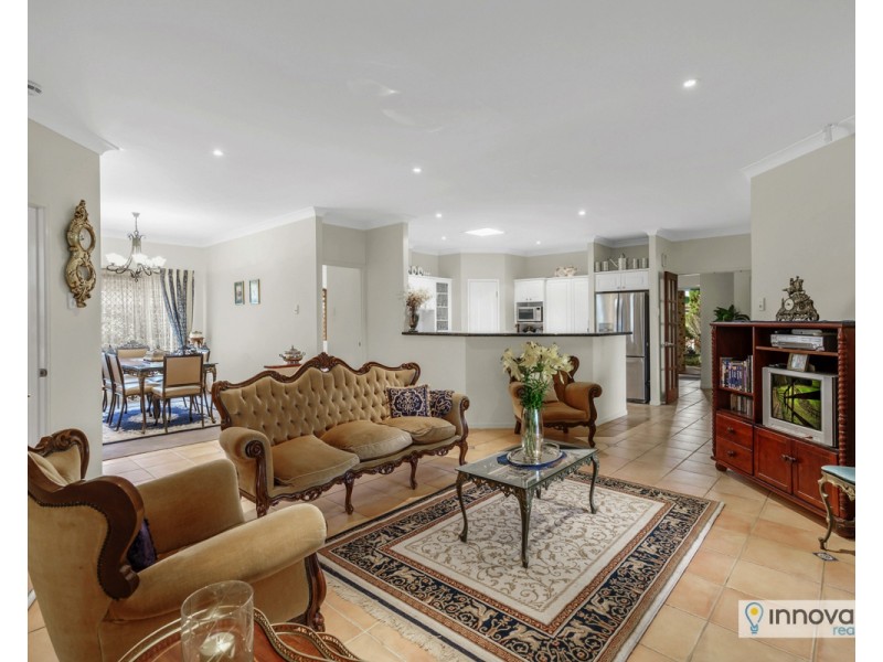 7 Girraween Cl, Riverhills QLD 4074