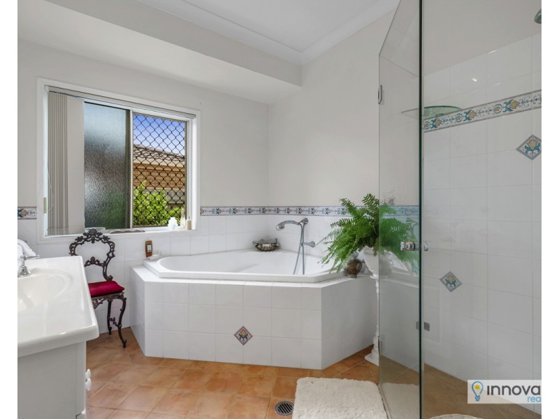 7 Girraween Cl, Riverhills QLD 4074