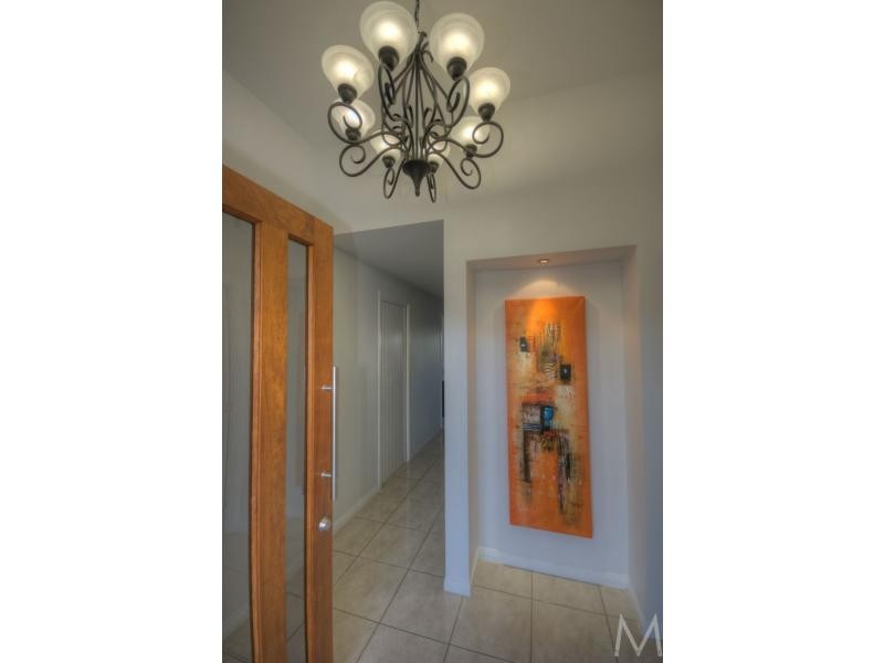 5 ROBUR CRESCENT, BRIGHTWATER, Mountain Creek QLD 4557