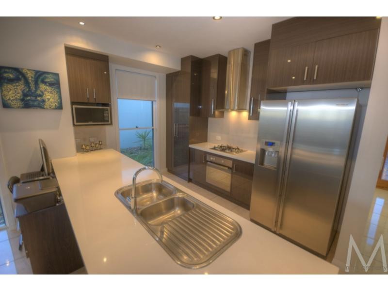 5 ROBUR CRESCENT, BRIGHTWATER, Mountain Creek QLD 4557