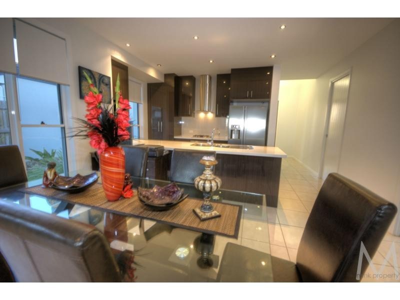 5 ROBUR CRESCENT, BRIGHTWATER, Mountain Creek QLD 4557