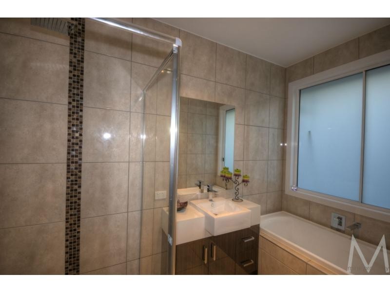 5 ROBUR CRESCENT, BRIGHTWATER, Mountain Creek QLD 4557