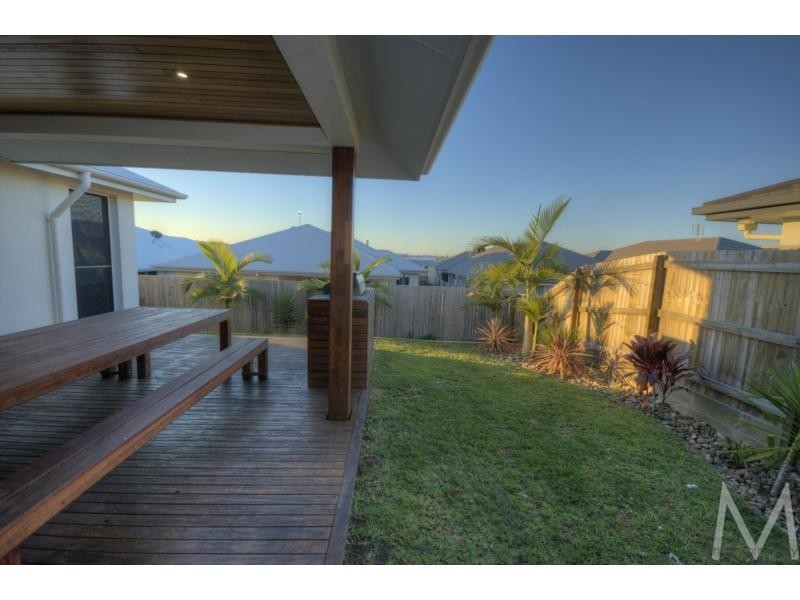 5 ROBUR CRESCENT, BRIGHTWATER, Mountain Creek QLD 4557