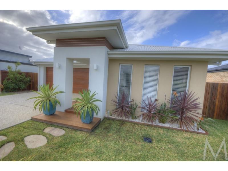 16 ELLIS Place, BRIGHTWATER, Mountain Creek QLD 4557