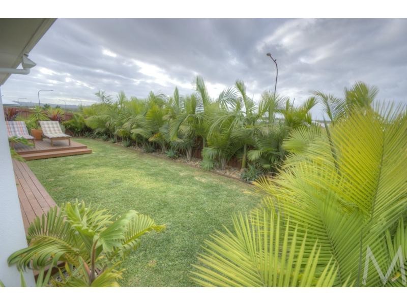 16 ELLIS Place, BRIGHTWATER, Mountain Creek QLD 4557