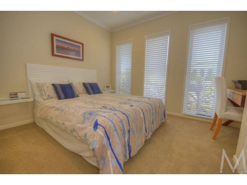 16 ELLIS Place, BRIGHTWATER, Mountain Creek QLD 4557