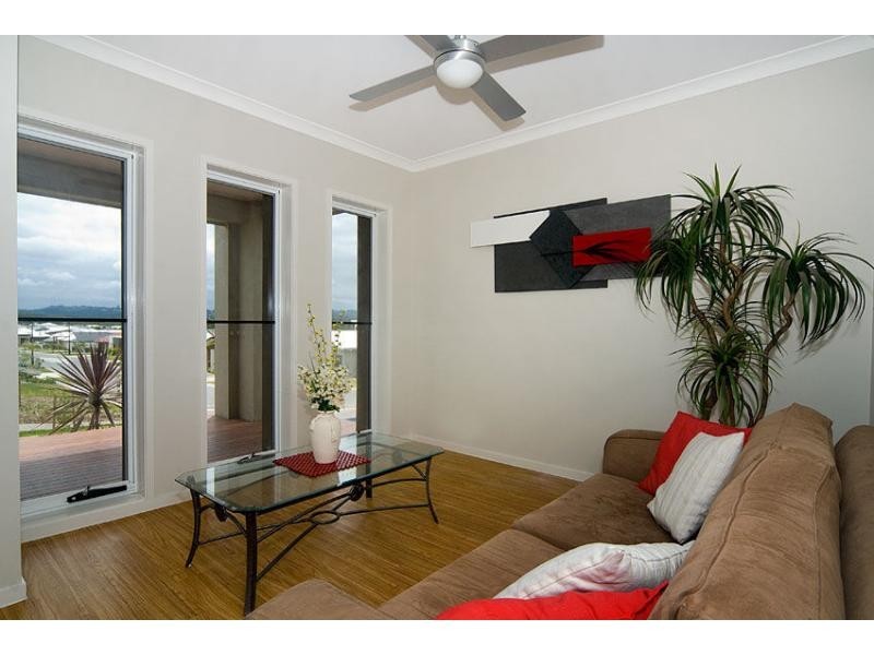 34 ROBUR Crescent, BRIGHTWATER, Mountain Creek QLD 4557