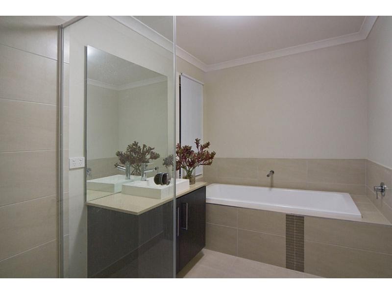 34 ROBUR Crescent, BRIGHTWATER, Mountain Creek QLD 4557