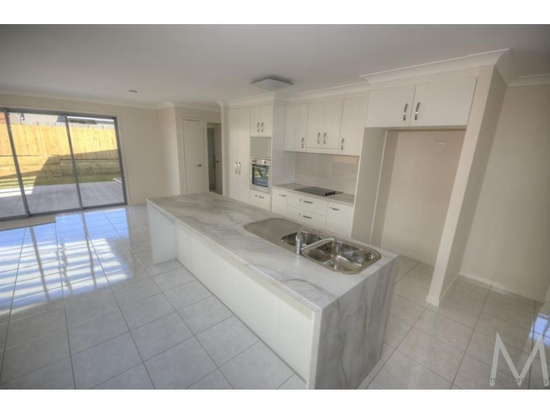 12 PUMICESTONE Way, BRIGHTWATER, Mountain Creek QLD 4557