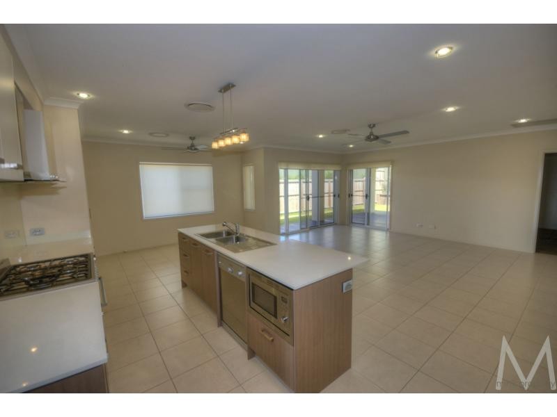 29 MYRTLE Place, BRIGHTWATER, Mountain Creek QLD 4557