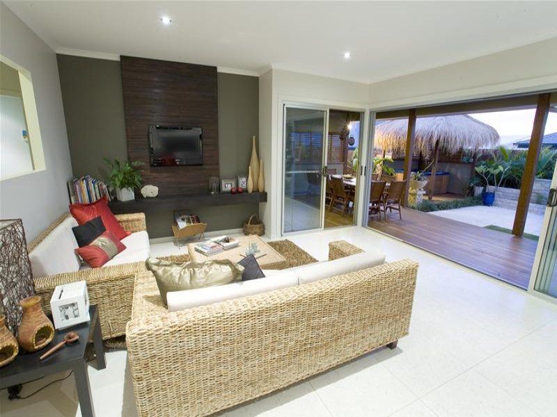 12 MYRTLE PLACE, BRIGHTWATER, Mountain Creek QLD 4557