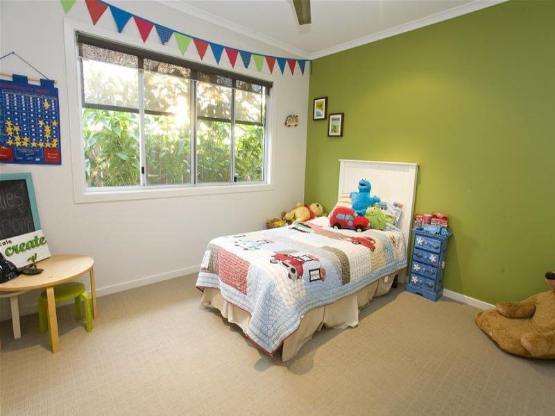 12 MYRTLE PLACE, BRIGHTWATER, Mountain Creek QLD 4557