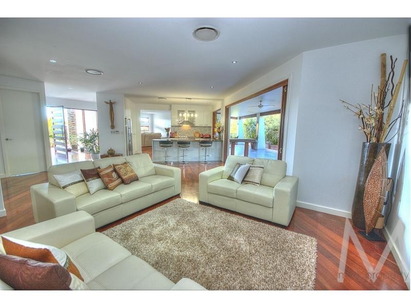 8 FLINDERSIA PLACE, BRIGHTWATER, Mountain Creek QLD 4557