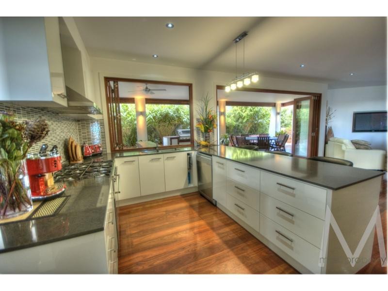 8 FLINDERSIA PLACE, BRIGHTWATER, Mountain Creek QLD 4557