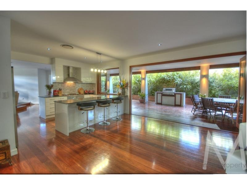 8 FLINDERSIA PLACE, BRIGHTWATER, Mountain Creek QLD 4557