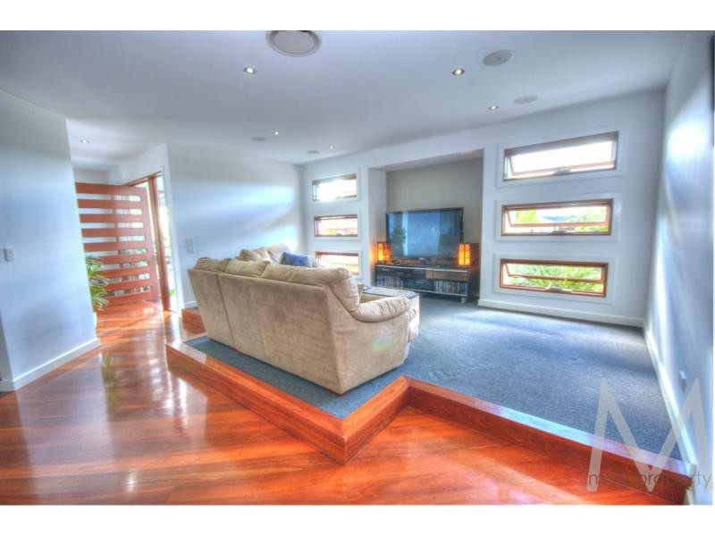 8 FLINDERSIA PLACE, BRIGHTWATER, Mountain Creek QLD 4557