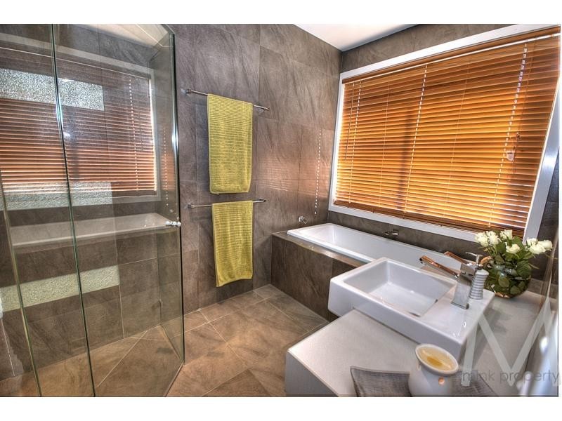 8 FLINDERSIA PLACE, BRIGHTWATER, Mountain Creek QLD 4557