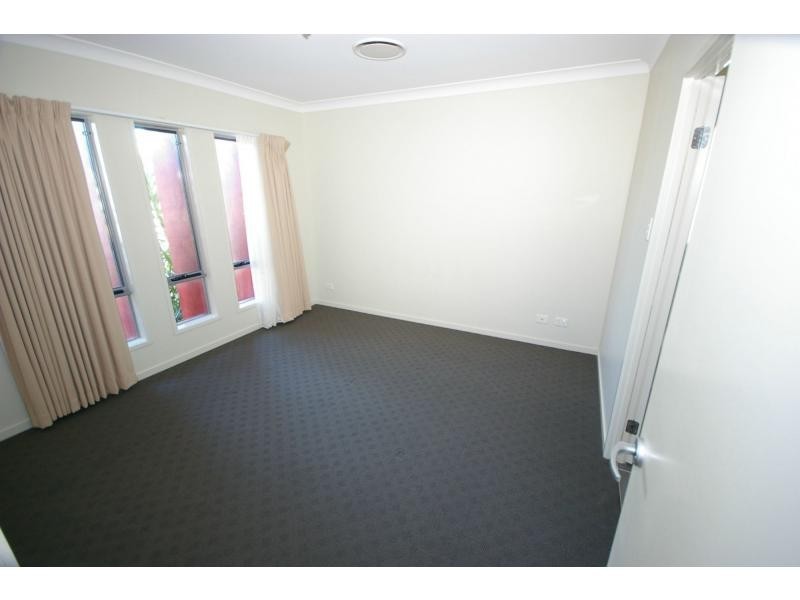 10 MYRTLE Place, BRIGHTWATER, Mountain Creek QLD 4557