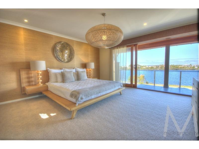 26 TOMKINS Parade, BIRTINYA ISLAND, Birtinya QLD 4575