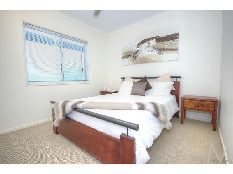 10 Saba Place, Parrearra, Kawana Island QLD 4575