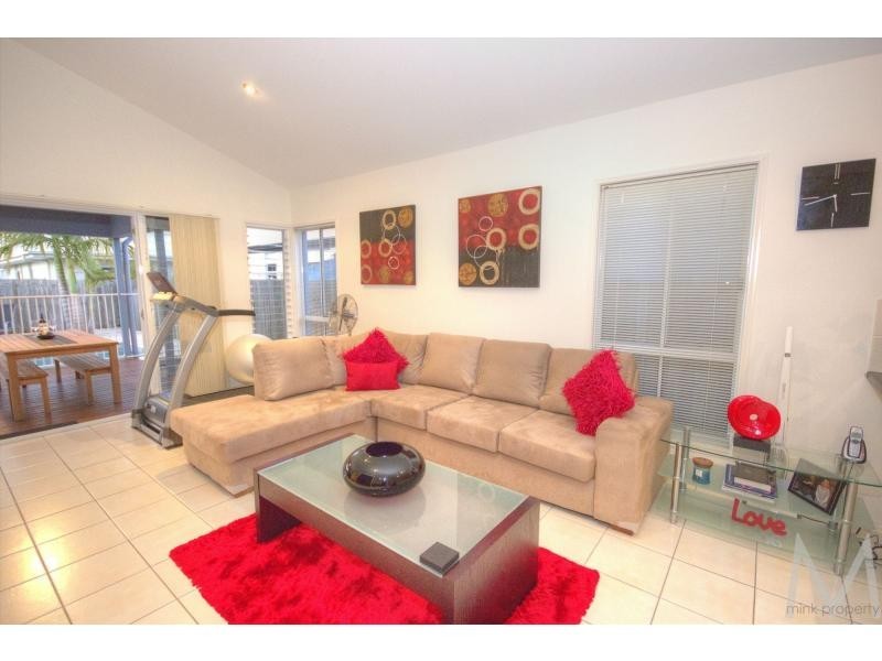 10 Saba Place, Parrearra, Kawana Island QLD 4575