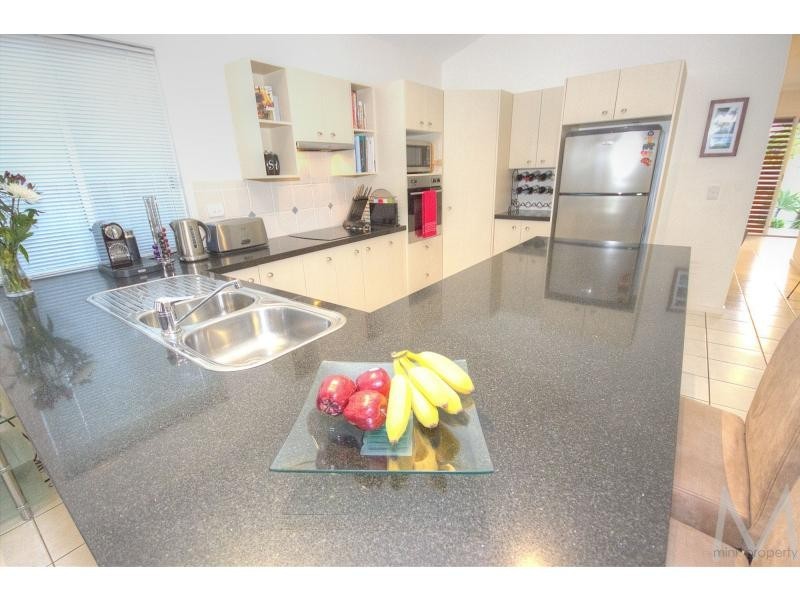 10 Saba Place, Parrearra, Kawana Island QLD 4575