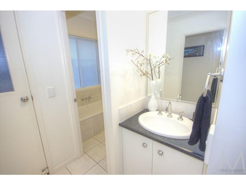 10 Saba Place, Parrearra, Kawana Island QLD 4575