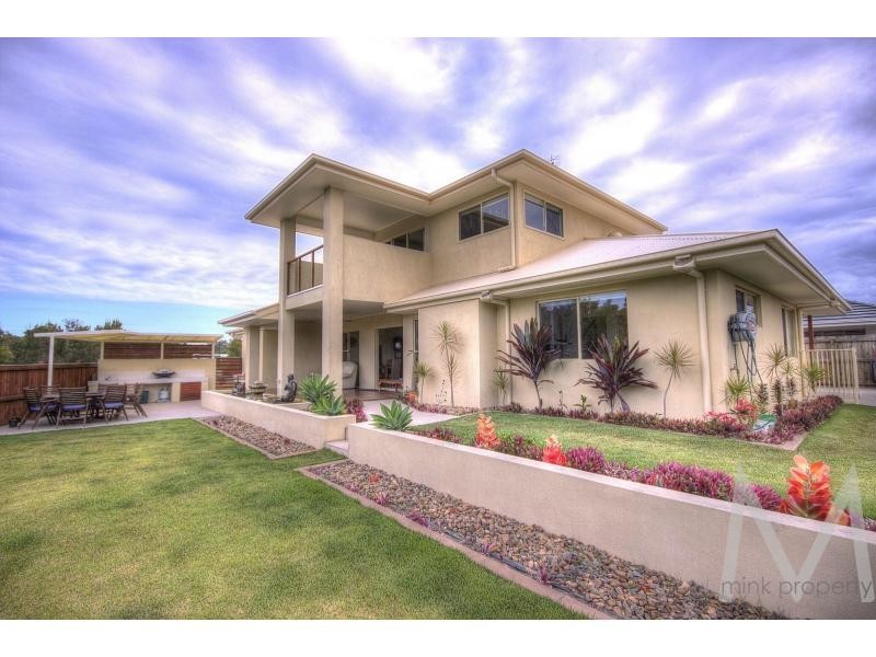 7 Lark Circuit, Brightwater, Mountain Creek QLD 4557