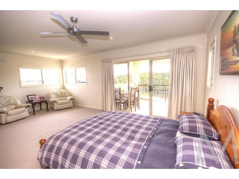 7 Lark Circuit, Brightwater, Mountain Creek QLD 4557